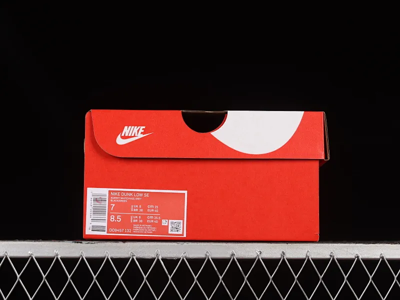 All categories Nk SB Dunk Series Nk SB Dunk Low low-top sneakers Nk SB Dunk Low "85" white and black double hook strap gray SB low-top sports and leisure sneakers DO9457-132